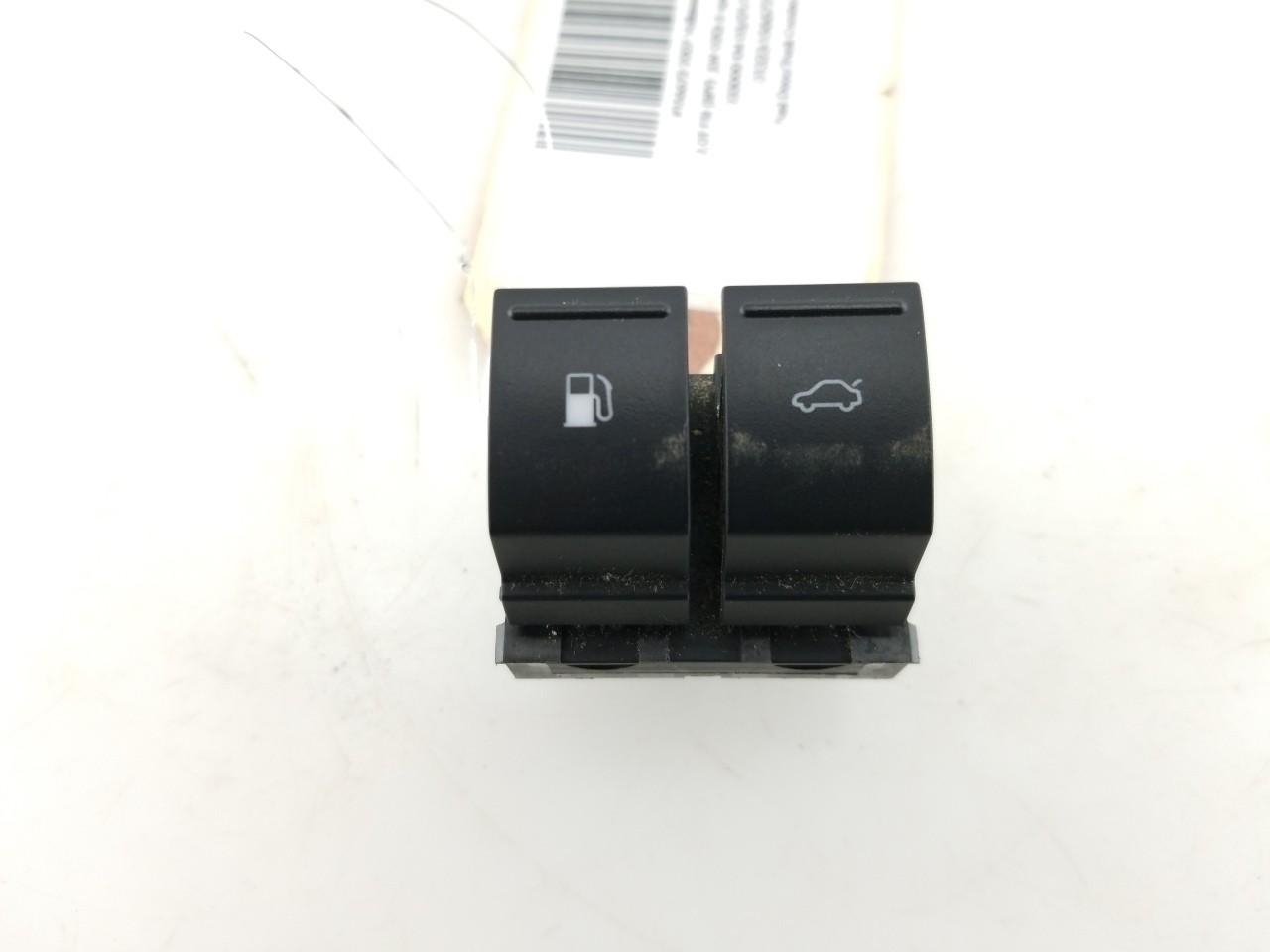 Fuel Door/Trunk Combo Switch